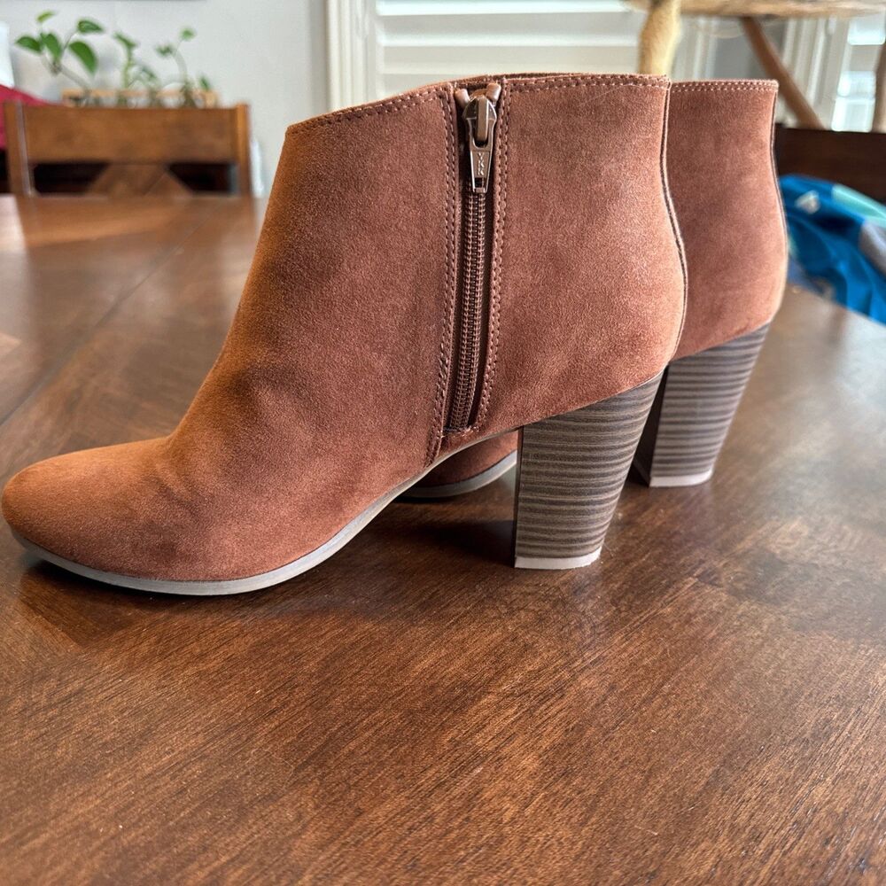 Old Navy Womens Size 9 Boots Zipper Almond Toe Block Heel, Chocolate Brown - Picture 2 of 4